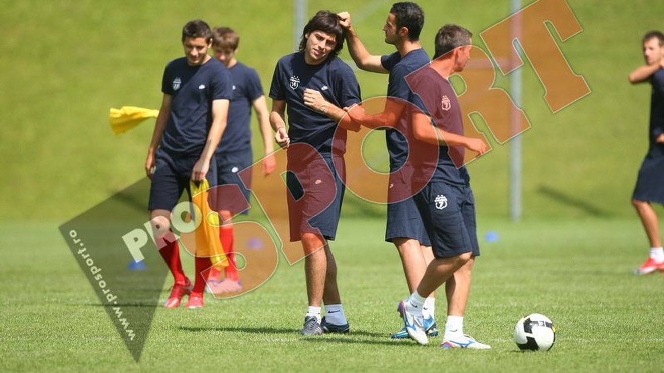 Toja:** „Visez la finală!"