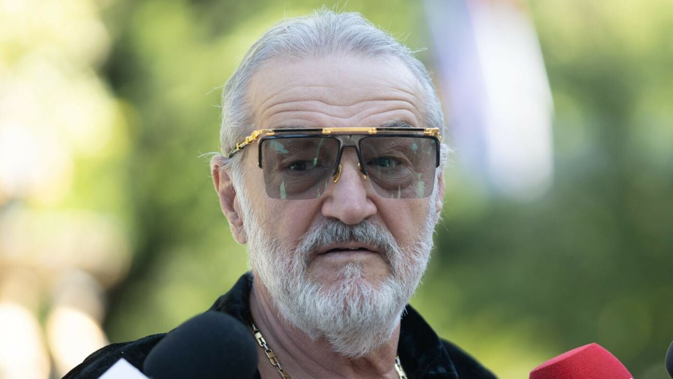 Tratamentul secret cu care Gigi Becali vrea să trăiască 100 de ani. Își face singur perfuziile: „Oamenii mei de la farmacie colaborează cu savanți și fac niște preparate care nu se găsesc în România”