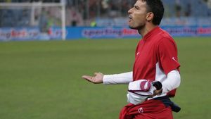Primire "de gală" pentru Trică, în Ghencea:** "Drogatule, să îți luăm familia în p..."