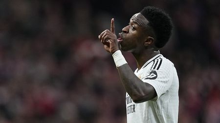 „Ar fi absurd să accepte oferta lui Real Madrid”. Vinicius a aruncat în aer atmosfera, după ce a refuzat prelungirea propusă de Florentino Perez