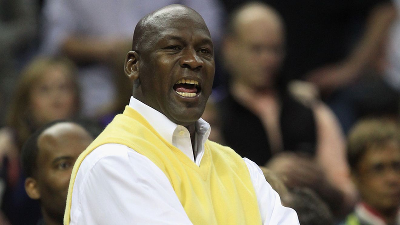 Michael Jordan a fost AMENDAT de NBA cu 100.000 $!** VEZI motivul