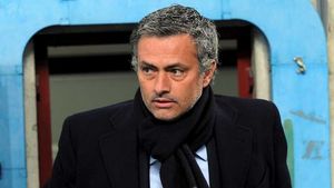 Mourinho: "Aș vrea să antrenez Manchester. Ador Anglia!"