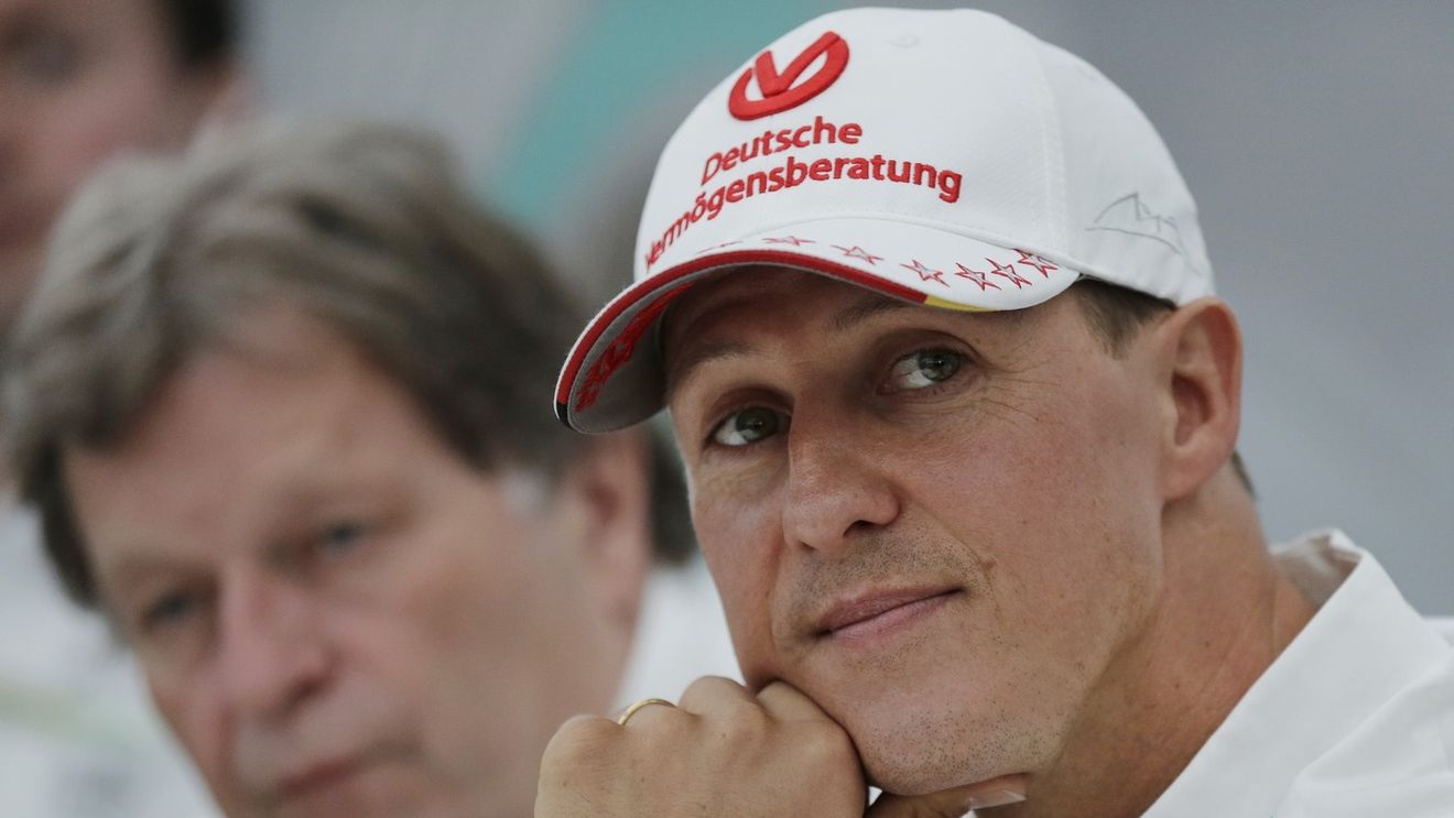 Soția a chemat elicopterul la vila familiei din Mallorca şi l-a urcat pe Michael Schumacher în el. De ce au zburat în Elveția, deşi fostul pilot e în stare gravă