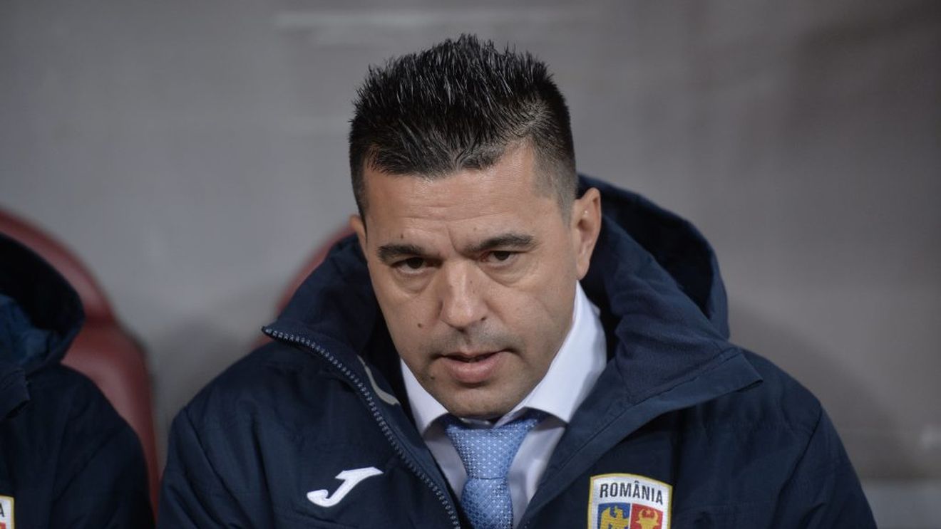 "Îl ținem rezervă. Ar fi trebuit să înceapă meciul cu el". Cosmin Contra, tras la răspundere pentru decizia luată în Insulele Feroe - România 0-3
