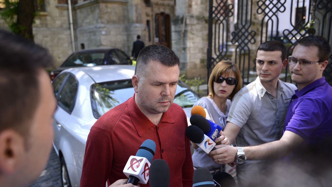 Îl mai țineți minte pe Vasile Șiman? Omul care a "îngropat" Sportul îi creează mari probleme și lui Dinamo. Ce clauză a putut strecura în contractul unui jucător 
