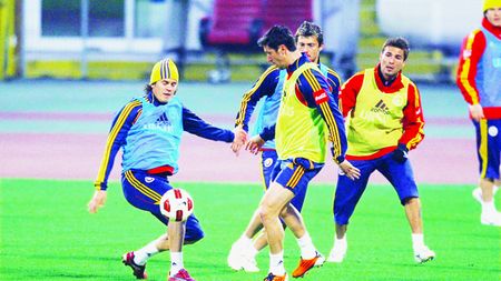 Încă un atac la Florescu:** "Un jucător care se antrenează prin parcuri nu poate juca la națională"