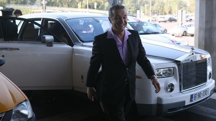 Adevăratul MOTIV **pentru care Gigi Becali nu a însoțit echipa la Napoli!