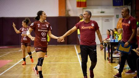 Ce se întâmplă cu Eliza Buceschi la Rapid? S-a rupt lanțul de iubire? Stă mai mult pe banca de rezerve, dar am aflat motivul din spatele acestei decizii luate de Carlos Viver | EXCLUSIV