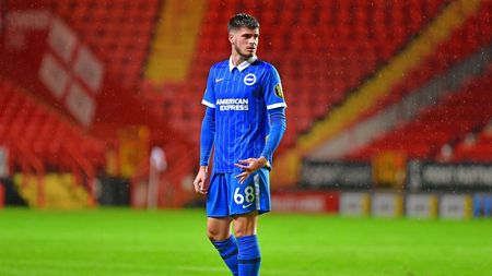 Fotbalistul pe care Gică Hagi l-a vândut în Premier League ar putea fi marea lovitură a iernii în Liga 1! Gigi Becali, Mihai Rotaru și Neluțu Varga se luptă pentru jucătorul pe care nici Mircea Lucescu nu l-a putut revitaliza