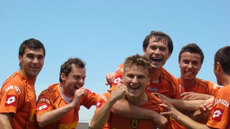 „Pinalty",** sub lupa DNA