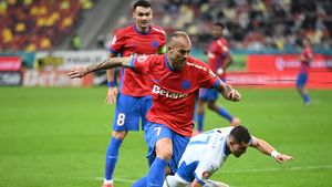 Gică Popescu, ofertă publică pentru Denis Alibec, la câteva zile după ce spunea că atacantul a plecat pentru că Hagi nu-şi permitea salariul lui