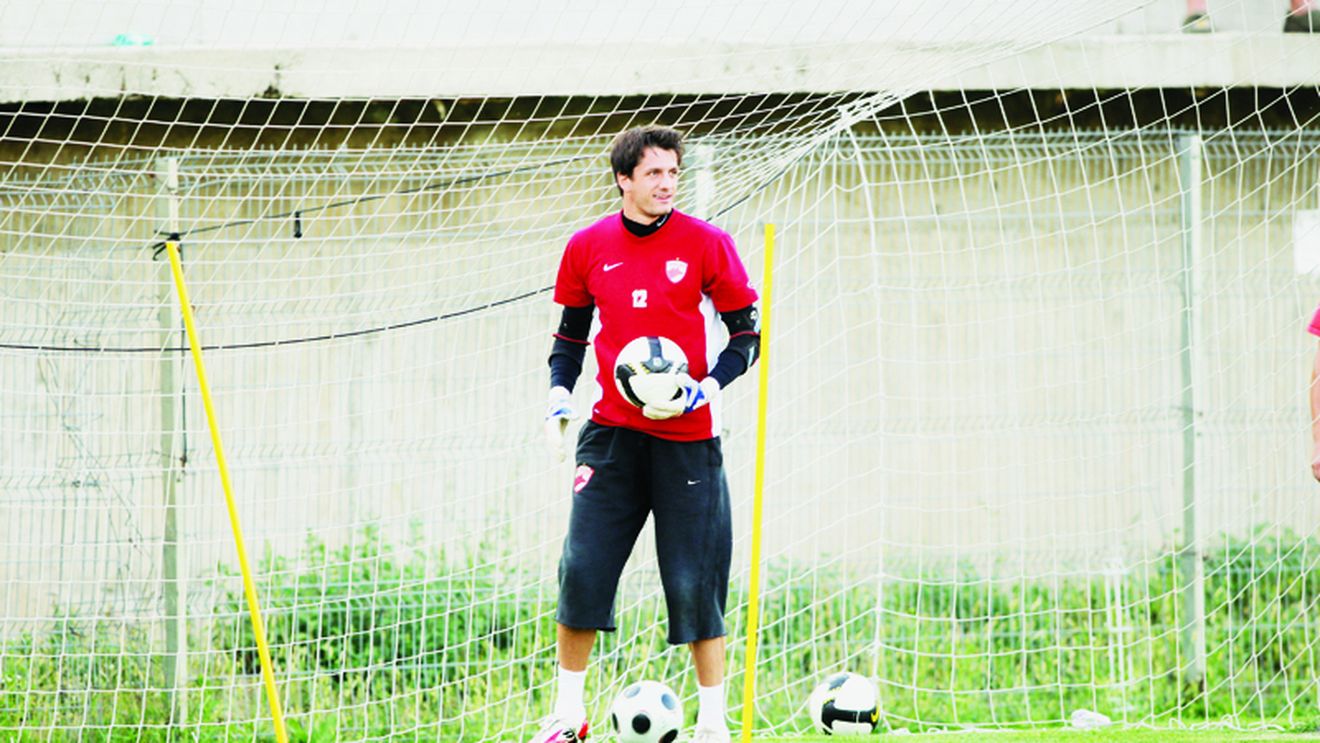 Dolha ezită să semneze prelungirea cu Dinamo!** Are ofertă din Polonia