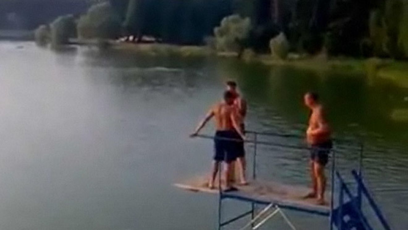 "Să zburăm spre cer"! VIDEO **Vezi cum poți să fii catapultat cu o pernă de aer! :)