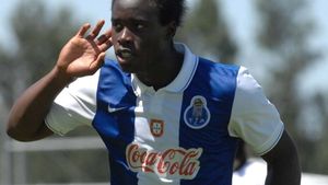 El poate fi înlocuitorul lui Marius Niculae! **Vaslui testează un atacant care are FC Porto în CV! VIDEO - Vezi de ce e în stare