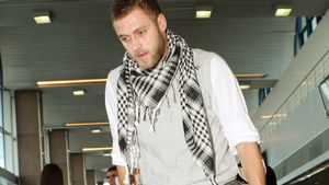 Pulhac preia modelul Zicu: „O să plâng și eu!"