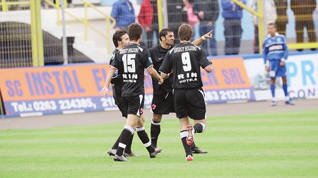 „Nu suntem călugări!"