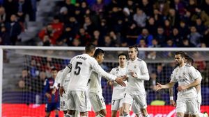 Vești proaste pentru Real Madrid după umilința cu Barcelona. Un titular s-a accidentat și ar putea rata "El Clasico" de sâmbătă. FOTO: Duelul cu Suarez a lăsat urme 