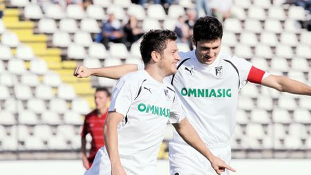 George, mai riști?** Rapid vrea doi jucători de la Sportul Studențesc, deși perioada de transferuri s-a încheiat!