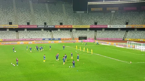 Pericol pentru naționala lui Daum înainte de meciul decisiv cu Danemarca! | FOTO cu suprafețele mucegăite ale terenului de pe Cluj Arena: Schmeichel a fost prins „în ofsaid” și invitat să părăsească zona