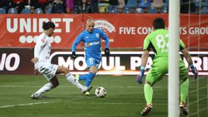 Primul transfer cu care Mihai Rotaru vrea să-l convingă pe Marius Șumudică să semneze cu Universitatea Craiova! Fotbalistul din Superliga, pe lista oltenilor