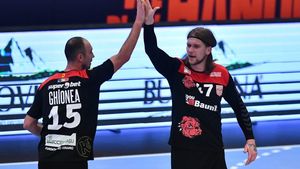 Dinamo, lovituri pe bandă rulantă la handbal! Campioana României i-a prelungit contractul lui Valentin Ghionea | EXCLUSIV