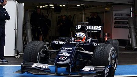 FW31, bolidul bleumarin