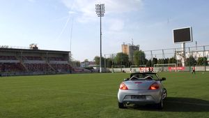 A spart banca! Clubul din Liga 1 care etapa trecută a dat premiu o mașină decapotabilă, iar acum oferă alte trei cadouri importante | FOTO