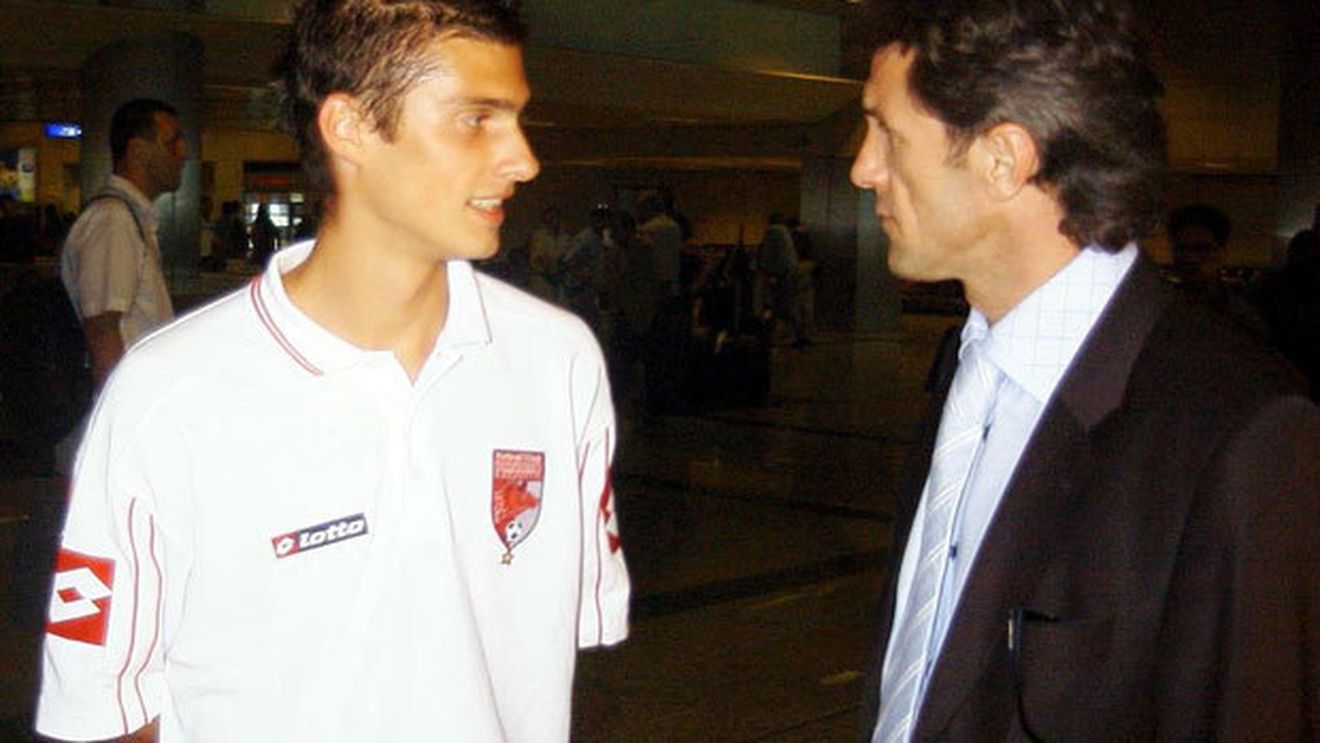 "New Dinamo" îi aduce aminte de ce are alergie la culorile roș-albe!** Singurul fotbalist care regretă și acum trecerea prin "Groapă" nu crede în revoluție: "Club stins"