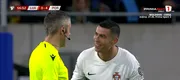 Reacția lui Cristiano Ronaldo când Radu Petrescu i-a dat cartonaș galben pentru simulare. Portughezul nu l-a menajat pe arbitrul român