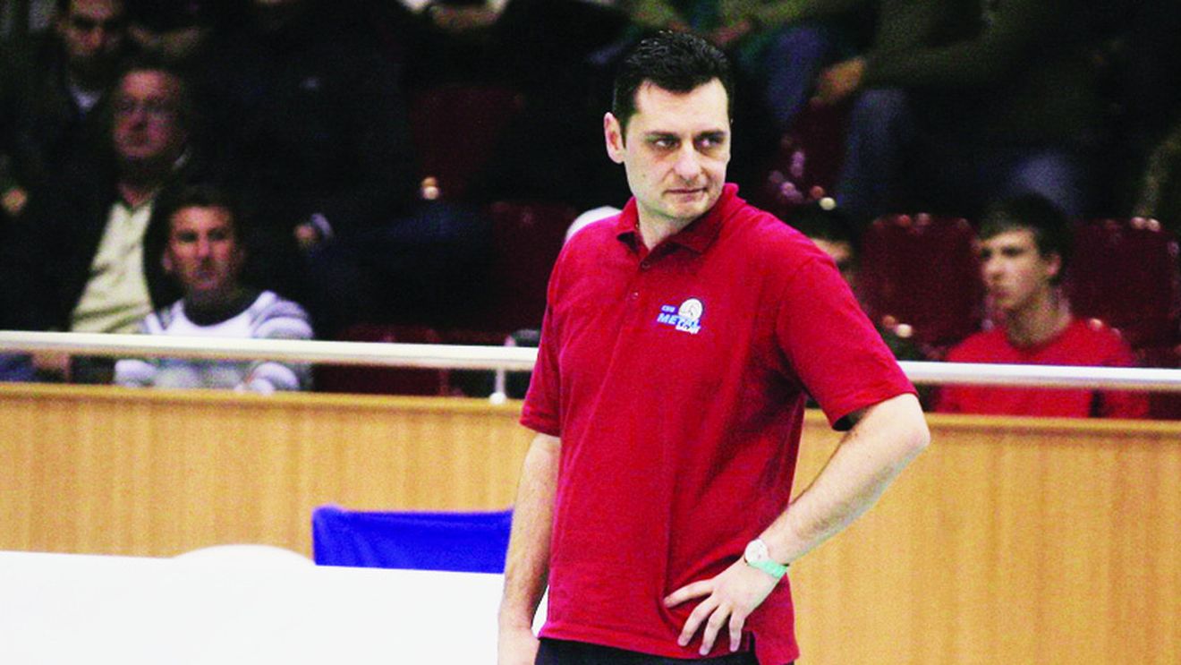 Metal, în prăpastie!