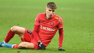 Tavi Popescu, în pericol la FCSB? Strategia lui Becali îi poate distruge cariera. „Îl înmormântezi pe ăsta mic? Gigi este influențat de cineva!” | VIDEO EXCLUSIV ProSport LIVE