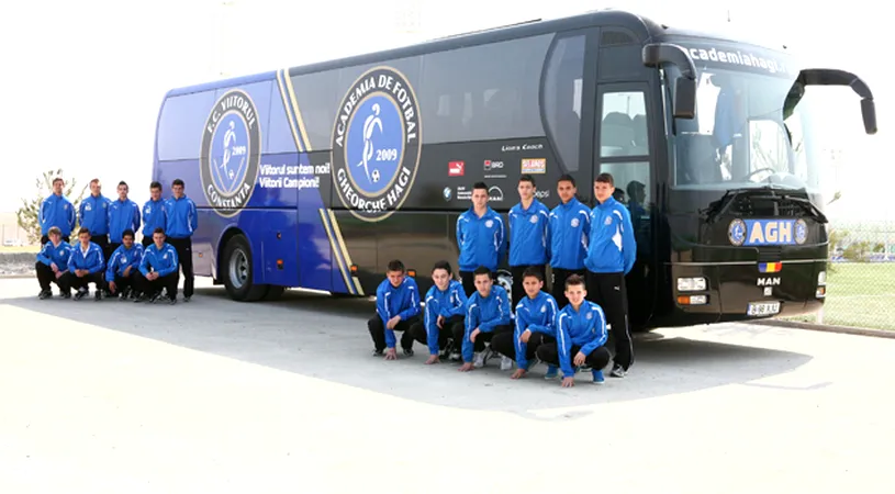 Puștii lui Hagi** au un nou autocar și un nou slogan