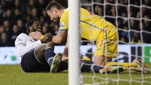 Eriksen i-a "copt-o" lui Adebayor după gol: i-a desfăcut șireturile în timpul bucuriei