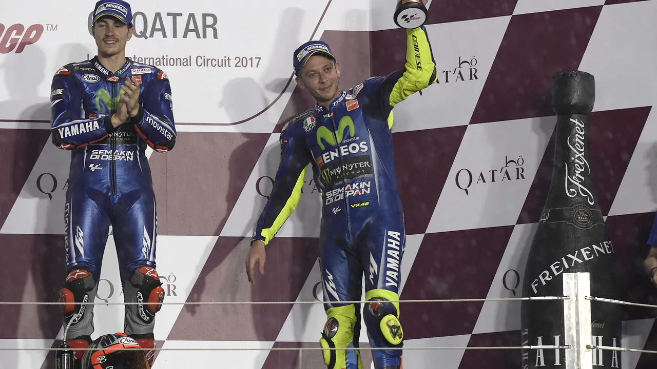 Maverick Vinales câștigă în Qatar! Valentino Rossi face o cursă inteligentă și termină pe podium la MotoGP
