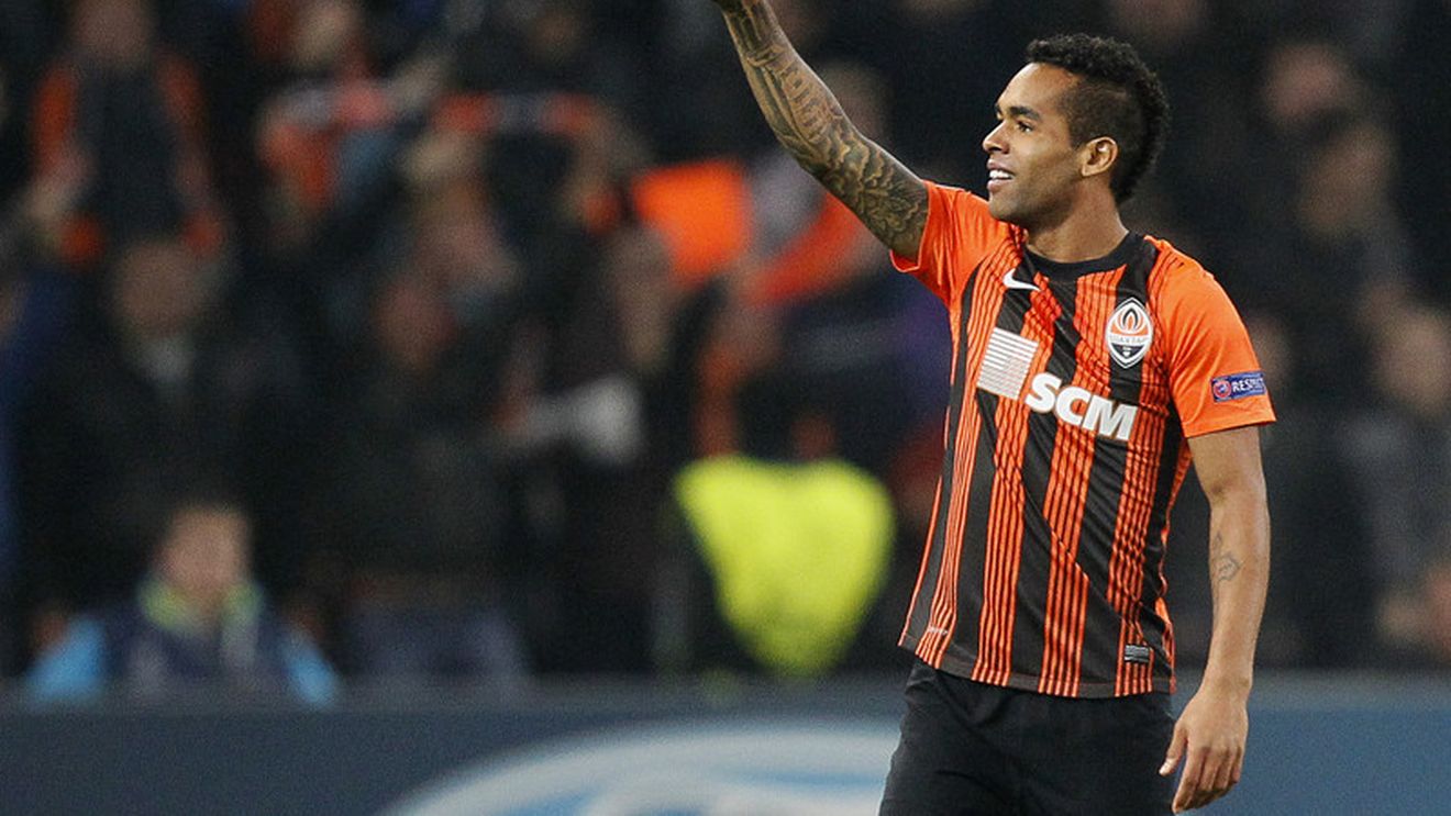 Englezii scriu că Chelsea a ajuns la un acord cu Alex Teixeira, Mircea Lucescu reacționează: "Nu am primit nicio ofertă pentru el!"