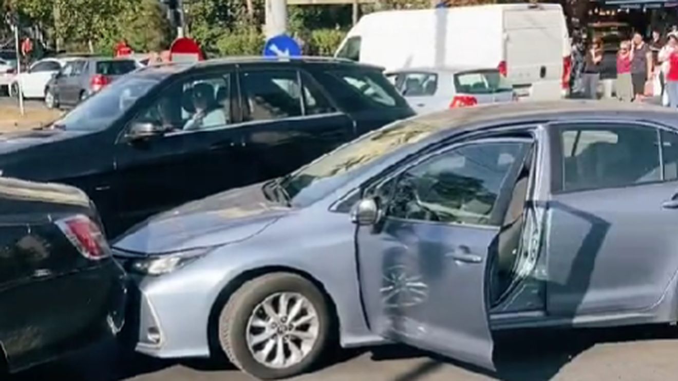 „Putea să facă infarct dacă el cobora”. Ce s-a întâmplat, de fapt, în accidentul rutier în care Gigi Becali și mașina sa au fost loviți de o femeie