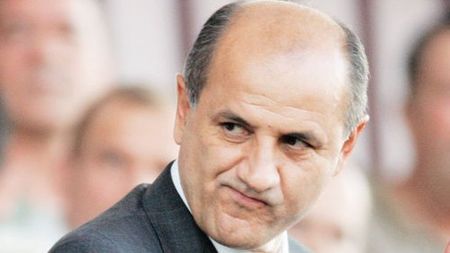 "Nu merg la meci! Nu ies din casă până nu obținem licența!"