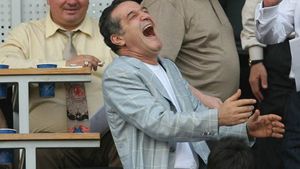 MM conduce tot! Becali i-a propus și postul de șofer de autocar:** "Michele, am înțeles că vrei să conduci singur!" Va fi și secretarul lui Vali Argăseală? :)