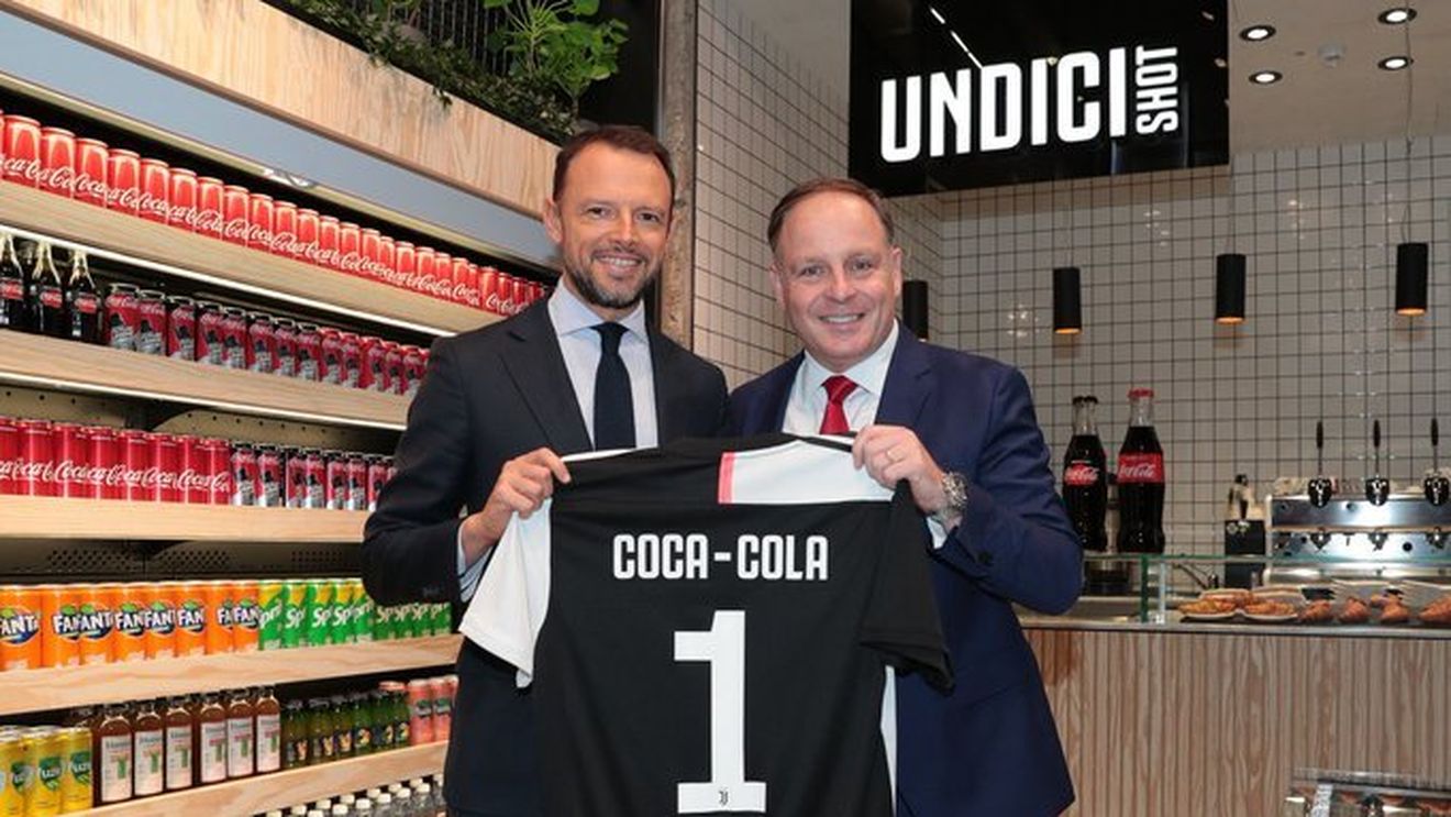 "Tun" financiar pentru Juventus! "Bătrâna Doamnă" și Coca Cola au bătut palma: un munte de bani pentru italieni