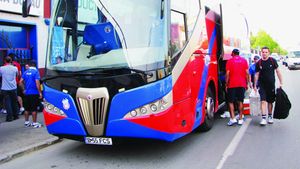 Cum își pune Steaua piedică în cursa pentru titlu!** Nu o să-ți vină să crezi cât s-au "plimbat" steliștii pentru meciurile jucate în acestă vară