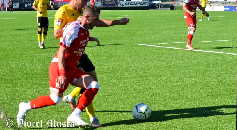 Cristian Bustea s-a descurcat și ca fundaș dreapta la UTA și a înscris încă un gol pentru arădeni. ”Vom arăta altceva cu Petrolul. Nu ne interesează dacă sunt răniți sau afectați după partida cu Rapid”