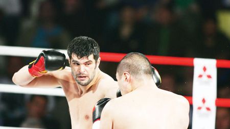 Daniel Ghiță îl face praf pe Moroșanu! Și-a pierdut răbdarea: "Vino în ring și arată ce poți! Fără Cuc și fără junglă, că pe Facebook și la TV ești mare 'campion K1'" | Video care nu lasă loc de interpretări