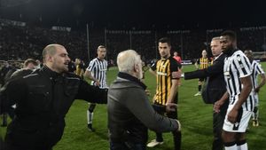 Judecata cazului PAOK - AEK a durat 5 ore și tocmai s-a încheiat: "Domnul Kominis ne ia titlul! Ar trebui să fie aici". Ce s-a întâmplat în ședința de azi și ce riscă echipa lui Răzvan Lucescu
