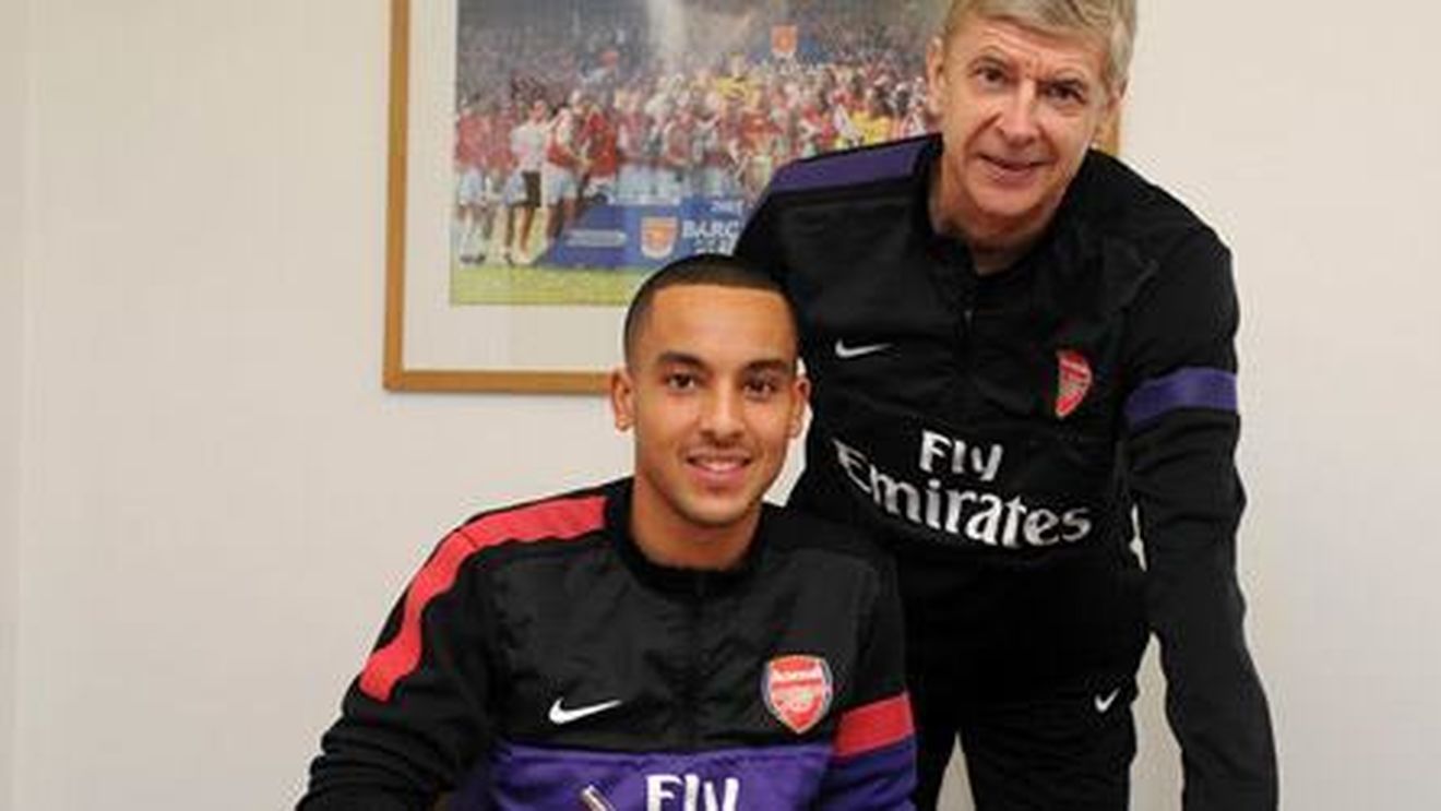 Walcott a semnat prelungirea contractului cu Arsenal!** Wenger: "Suntem încântați că Theo va rămâne la club"