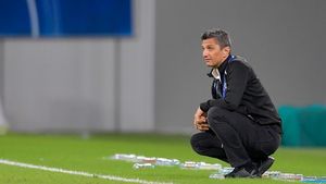 Prima reacție după ce Răzvan Lucescu și-a reziliat contractul cu Al Hilal. „Sute de antrenori vor să ajungă acolo!”