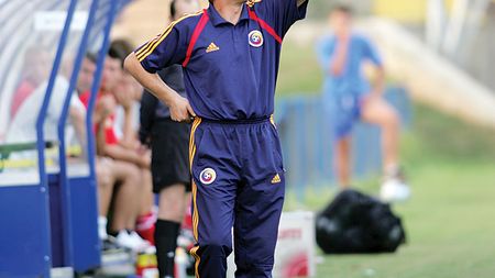 Porumboiu mizează pe Emil Săndoi