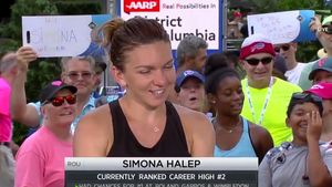 VIDEO | Halep și-a comentat în fața camerei una dintre cele mai frumoase lovituri din meciul cu Stephens. Entuziasm cuceritor și o mărturisire a Simonei: "Nu sunt un fan al on-court coaching-ului. Îmi place să ne batem doar cu forța noastră, din ziua respectivă. Dar..."