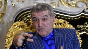 Gigi Becali, gata să facă transferurile pentru titlu la FCSB: „Dacă iau 15 milioane pe Man, o să vină și fundașul pe care mi-l spune Ilie Dumitrescu!”
