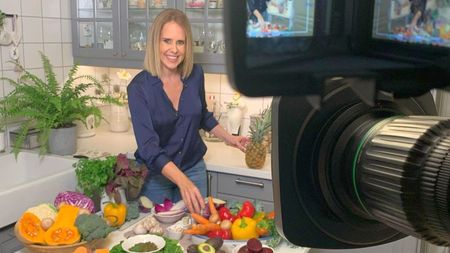 Mihaela Bilic explică de ce unul dintre alimentele cele mai consumate de români pentru a avea un corp sănătos este, de fapt, o bombă calorică: „Ne-au prostit! E o făcătură la nivel de industrie alimentară”