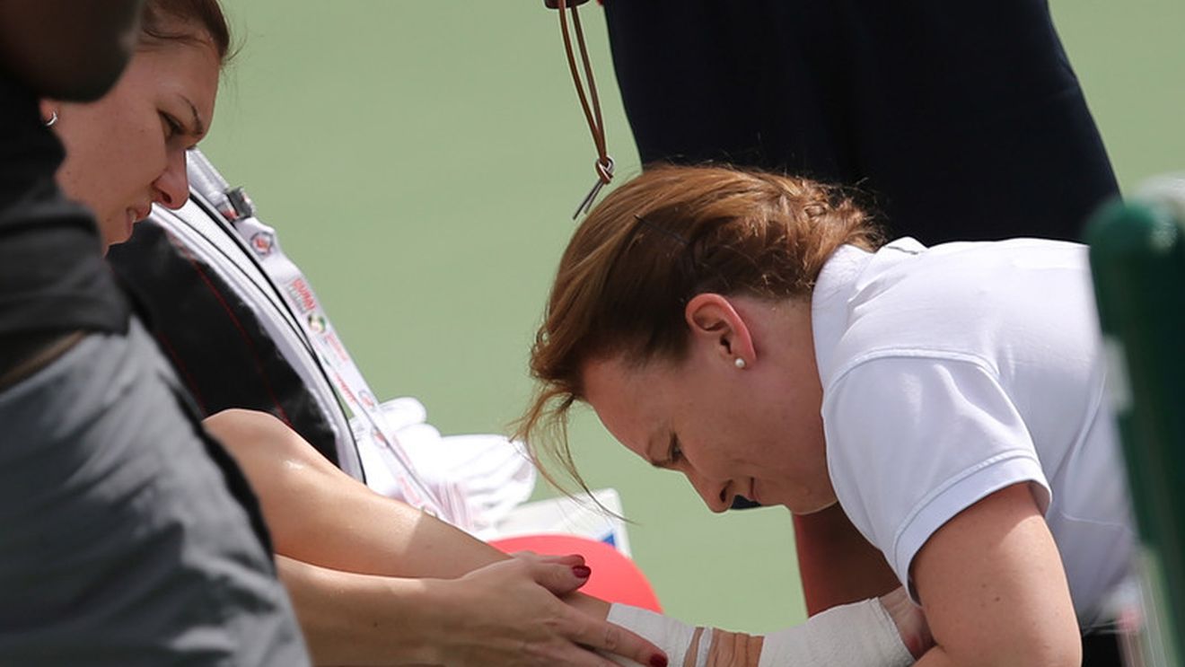 Verdictul medicilor în cazul Halep: 10 zile de repaus. "Am realizat că este periculos să mai joc"